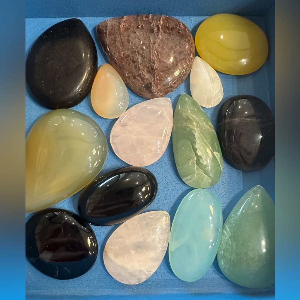 Multiple gemstone/crystal selection